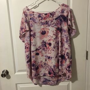 Cute flowy marbled blouse!